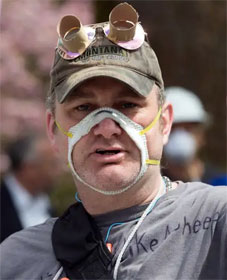Anti-mask protester