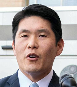 Robert Hur