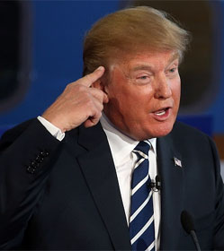 Donald Trump pointing to his brain